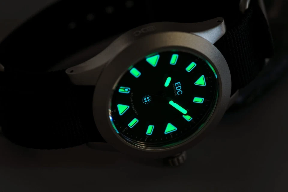 EDC Hardwear EDC2-A Tactical- Solar Watch - 100 Meters - Sapphire - Image 2 of 4