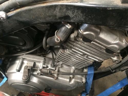 Honda CB500 twin ,Breaking all parts ,Front Side Cowlings in good condition . - Picture 3 of 12