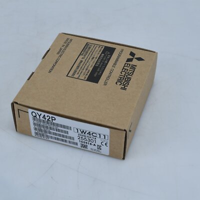 One New   QY42P PLC Output Unit In Box   #W2
