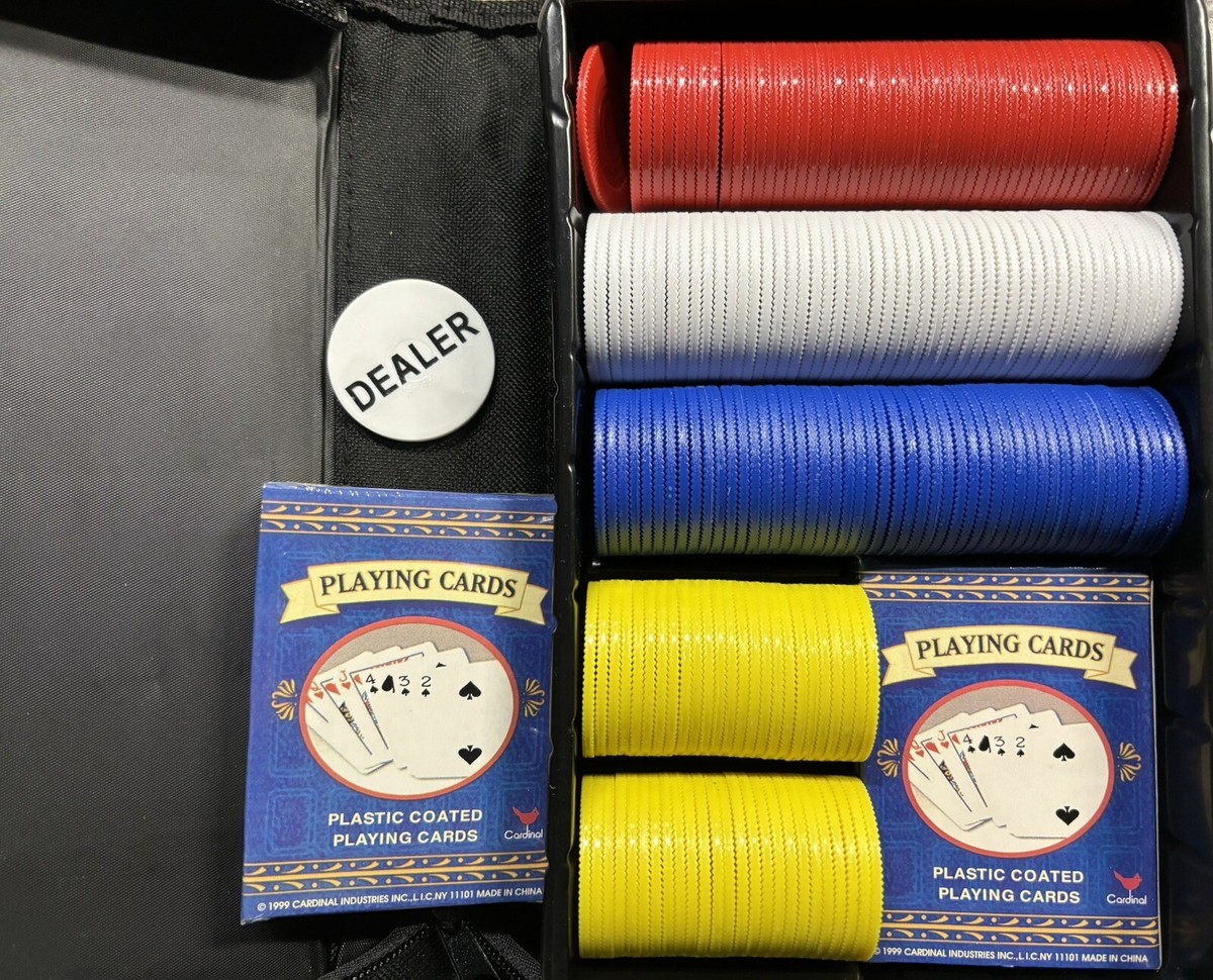 1999 Vintage Cardinal Industries Poker Set: Zip Up Case/200 Chips