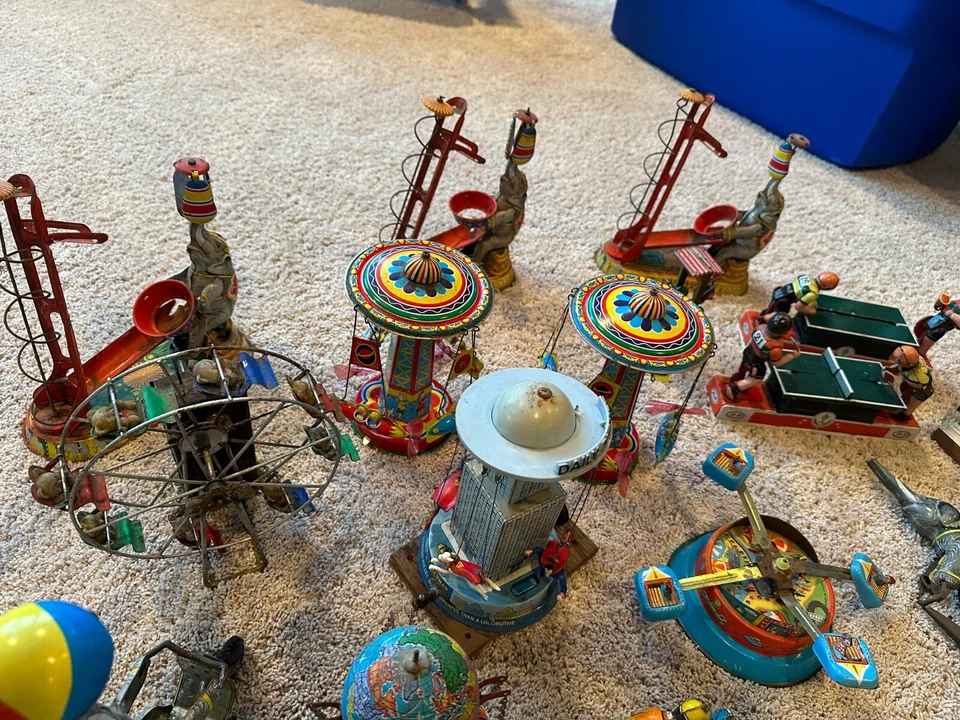 16 Old Schylling elefante inclinable remolino noria paseo cohete Superman juguete de hojalata Foto 3 de 4