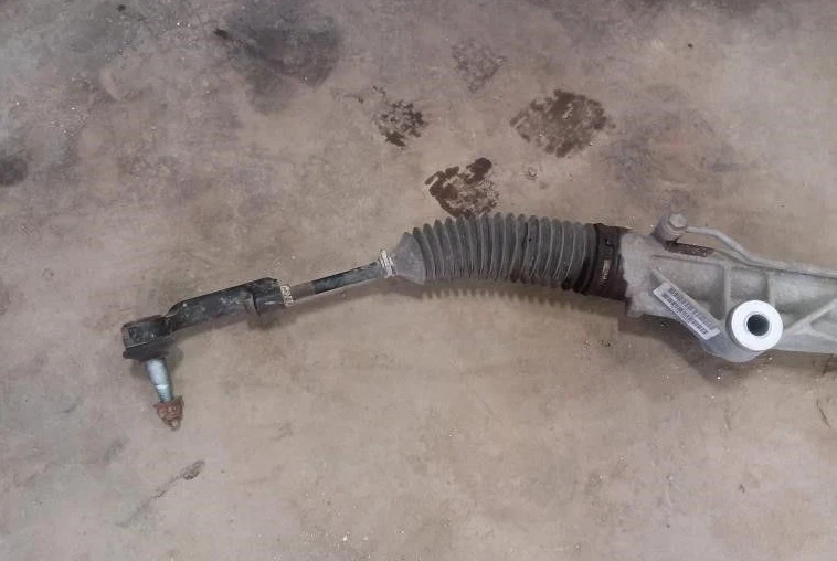 Portaequipajes y piñón de dirección Ford F150 2009-2010 Foto 2 de 3