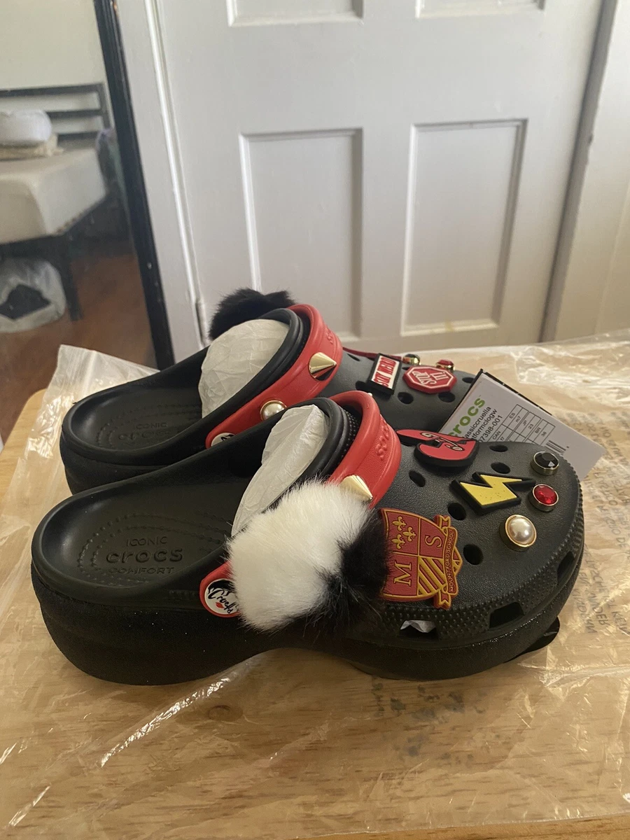 DISNEY Crocs Classic Cruella Bae CLOGS JIBBITZ Size WOMEN 7 NEW