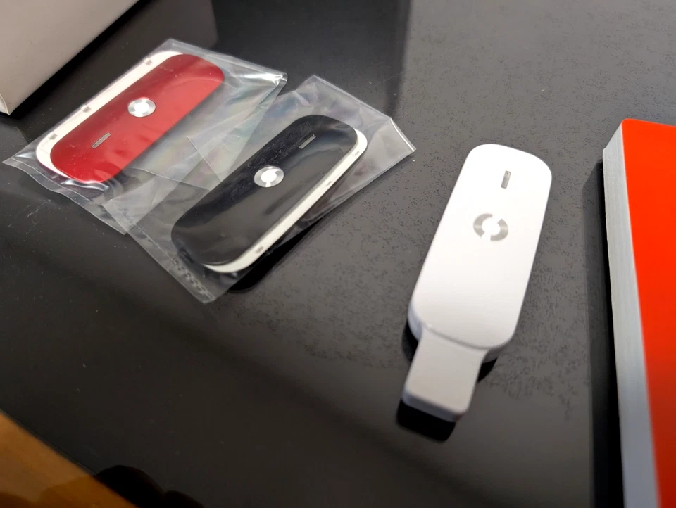 Vintage Vodafone Internet Key HUAWEI K3806 3G 14.4 Mbs Chiavetta Modem USB - Immagine 2 di 3