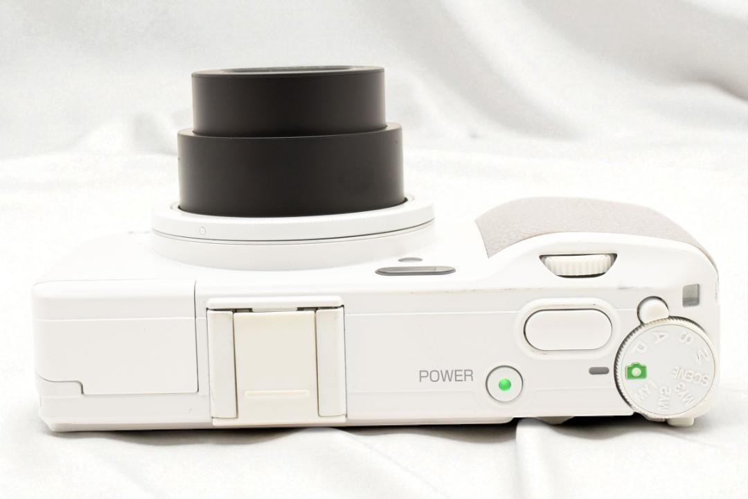 N Mint] RICOH GR DIGITAL IV Compact Digital Camera White w/Battery
