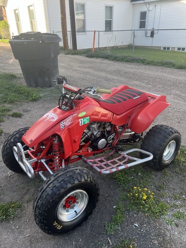 1988/Honda TRX 250cc Racing Four Wheeler Vintage in Good Condition‼️