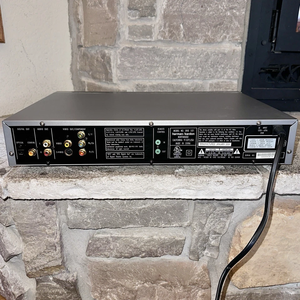 Reproductor de DVD escaneo progresivo Harman Kardon DVD 101 casi como nuevo probado salida óptica Foto 4 de 4
