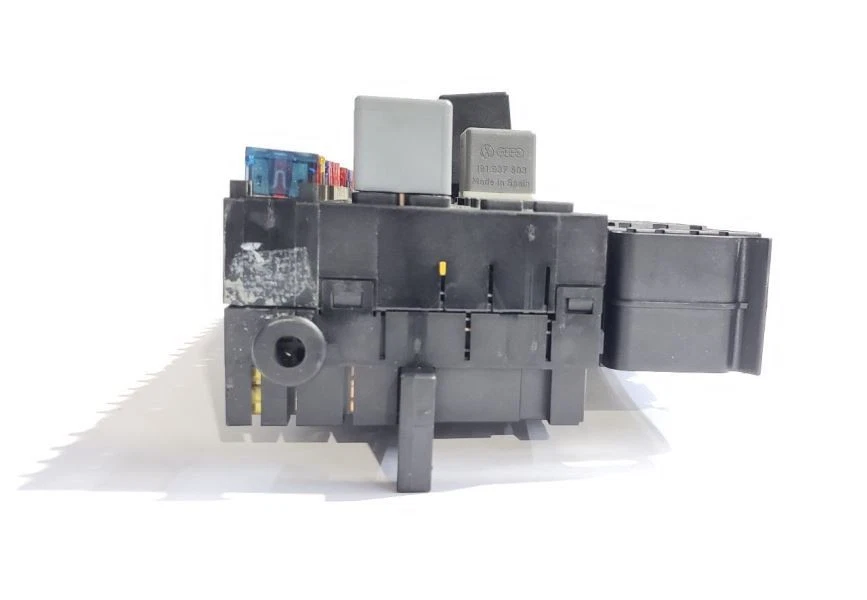 Cabin Fuse Box OEM Volkswagen Eurovan 2000 - Image 4 of 4