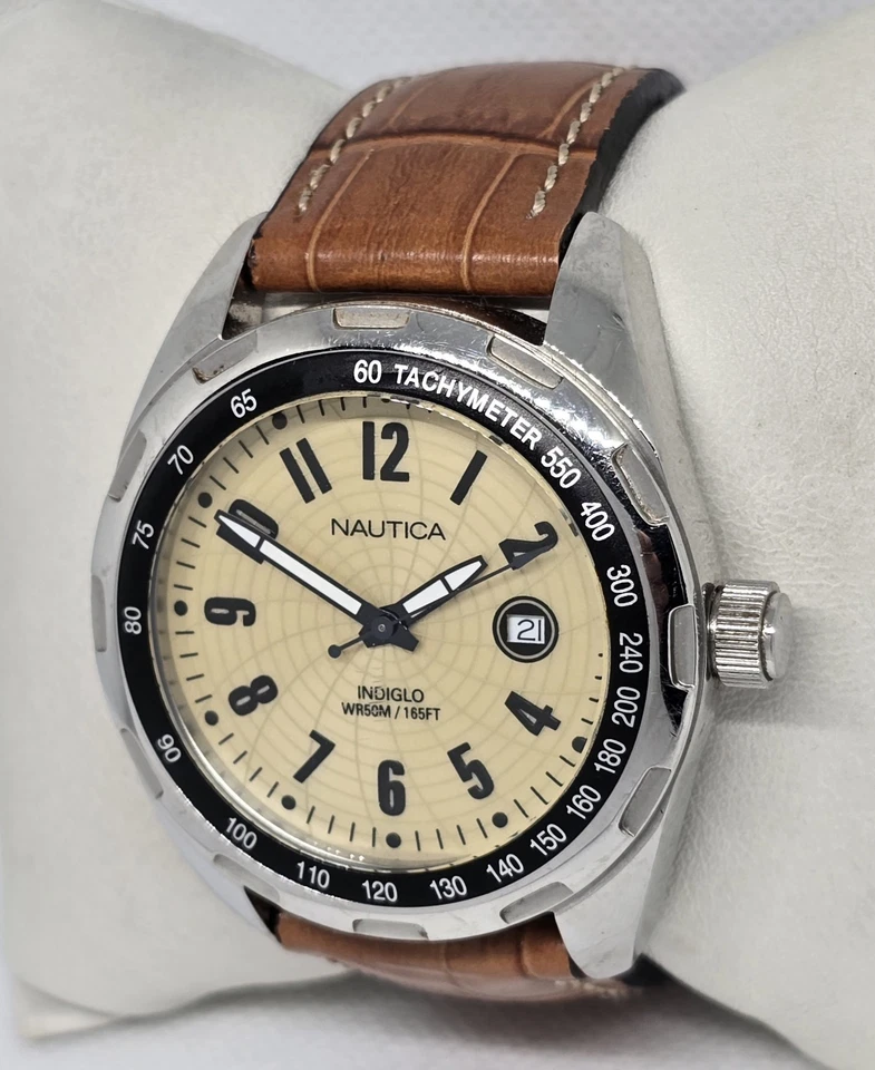 Reloj Hombre Nautica Indiglo Esfera Crema WR50M Taquímetro Correa Cuero Marrón 09 Foto 2 de 4