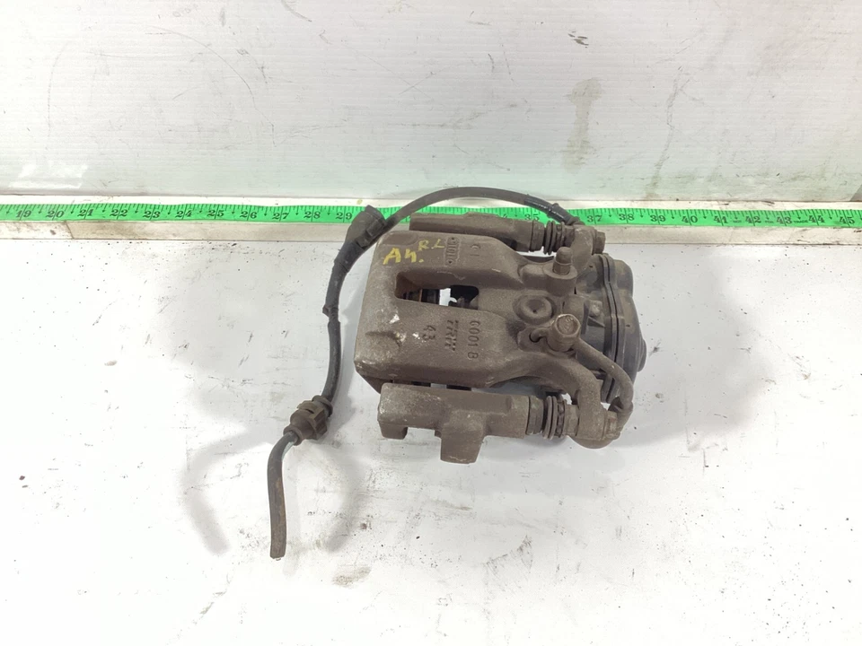 Pinza de freno trasera del lado del conductor Honda Odyssey 2018-2022 tracción delantera OEM. Foto 3 de 4