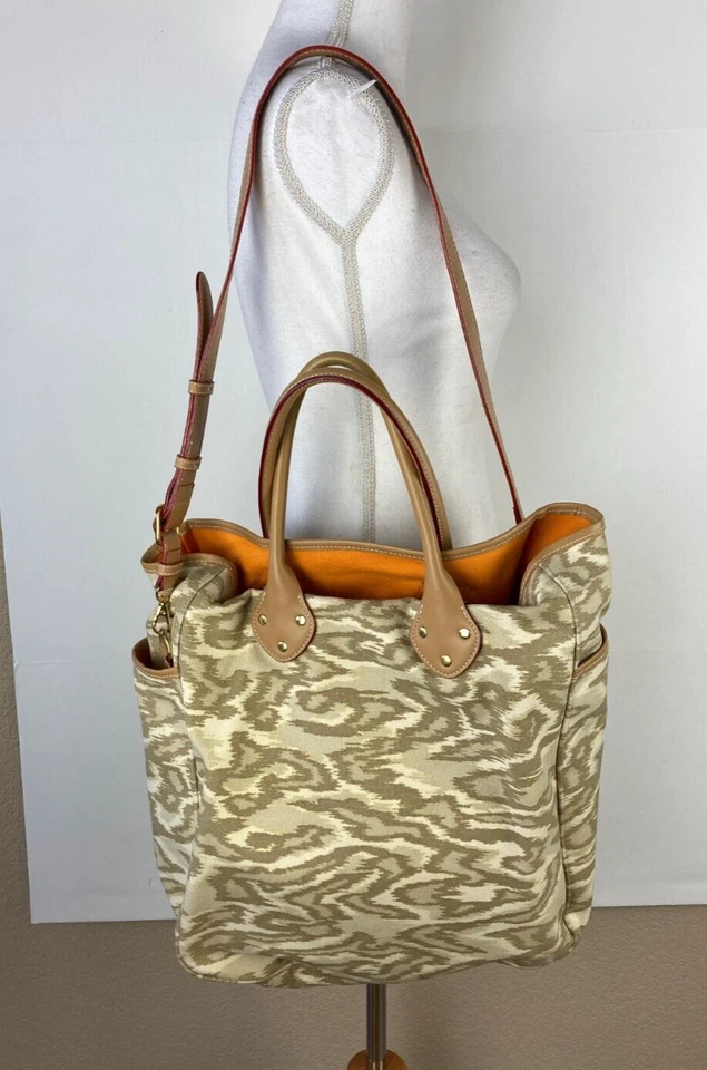 Bolso de Mano de Viaje Isaac Mizrahi XL Ikat Camuflaje Lona Tostado Foto 2 de 4