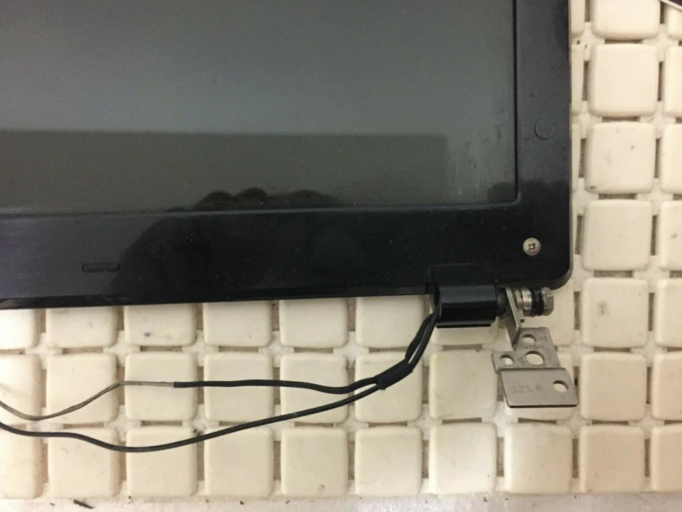 Marco de cubierta Acer Aspire 5552 bisagras planas con LCD incluido montado Foto 2 de 4