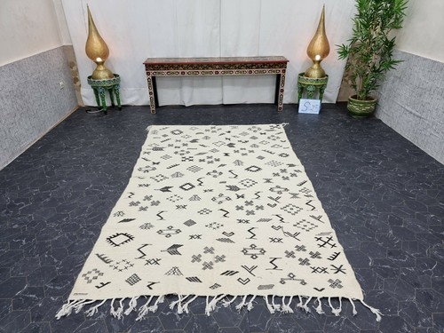 Moroccan Handmade Kilim Zanafi Rug 5'x7'8" Berber Abstract White Black Carpet - Picture 12 of 12
