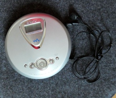 Sony CD Walkman D NE-300 Atrac3plus  Silber CD Spieler G Protection