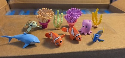 1 set Finding Nemo DISNEY Mini Figures PIXAR 2024 Critter Crate Cake Topper (J9)