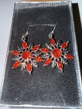 NWT Red Silvertone Snowflake Christmas Holiday Dangle Earrings With Hook Close