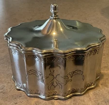 PIERRE DEUX :: Vintage PEWTER LIDDED 4”x 5 1/4” TEA CADDY Embossed Botanical NYC