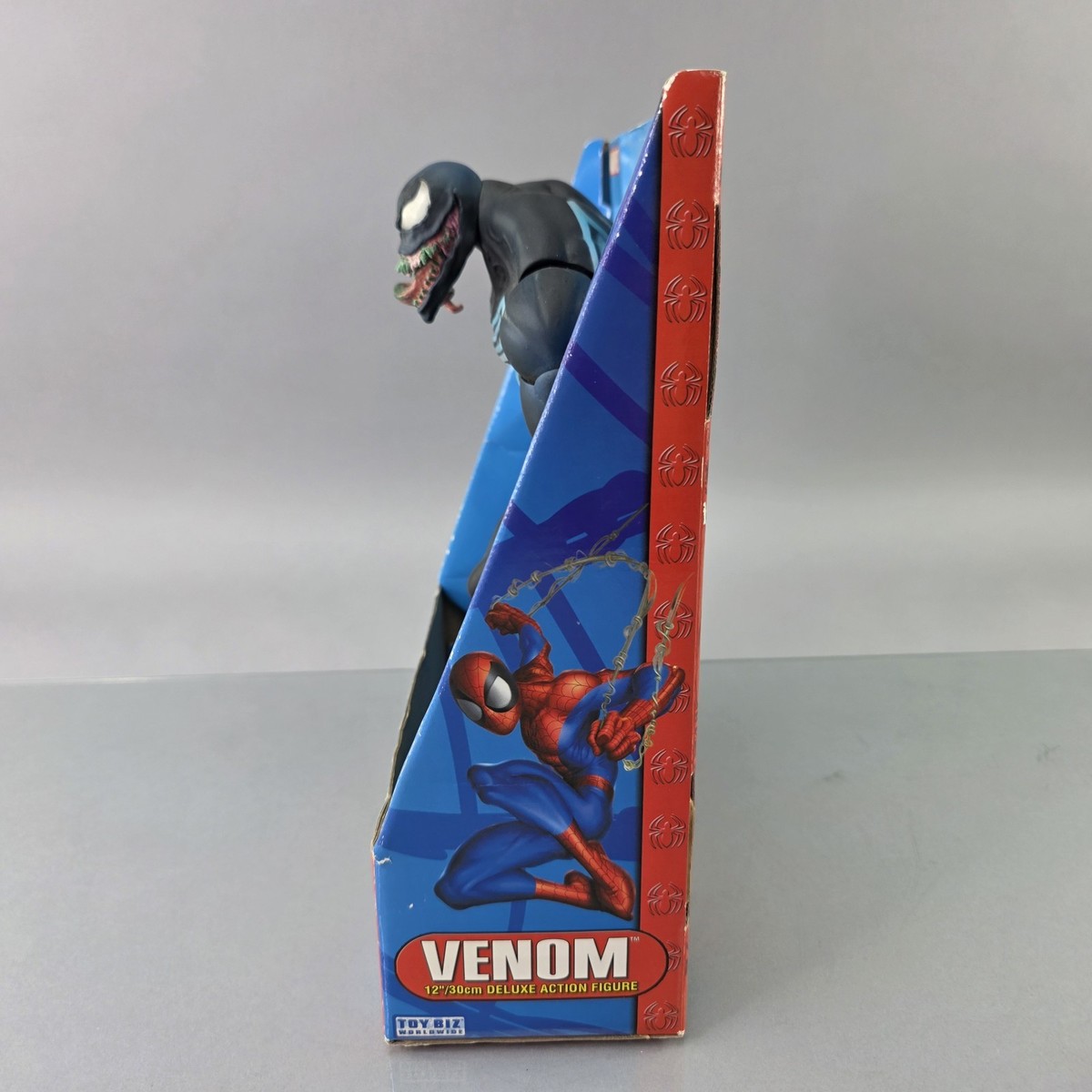 Marvel VENOM Deluxe 12