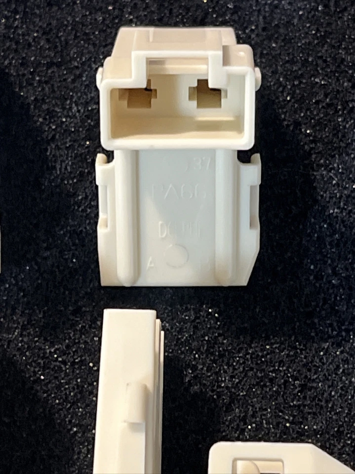 6 Each ~ 12015271 DELPHI ~ Automotive Connector ~ 2P MALE CREAM 280 SER ~ 30 AMP - Image 3 of 4