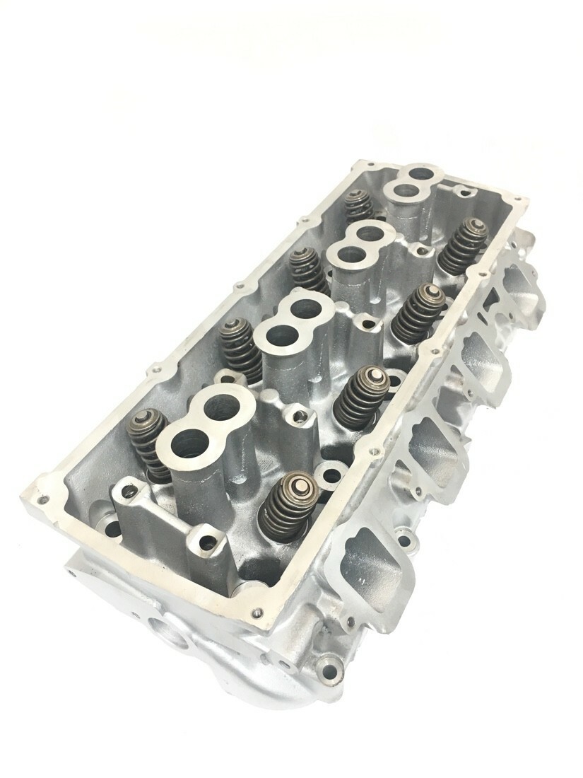 Hemi. 　0317 Chrysler Remanufactured Cylinder Head Right, Year:05-08