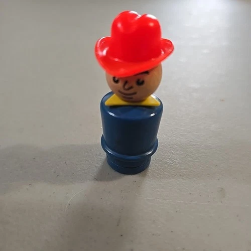 Vintage Fisher Price Little People 1970 Wood Farmer Red Hat Yellow Scarf #915