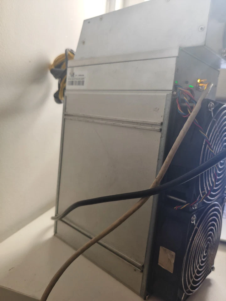 Bitmain Antminer Z11 135 K h/Sol Equihash Asic Miner Zcash ZEC ZEN con PSU - Immagine 4 di 4