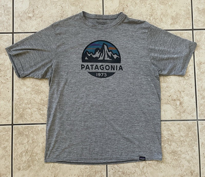 Patagonia Climbing Men's Short Sleeve Medium Gray T-Shirt UPF 50+ Trail Running