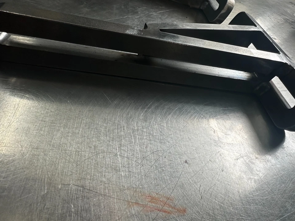 Soporte de bisagra de capó personalizado 60-66 Chevy/GMC C10/20/30 Foto 2 de 4