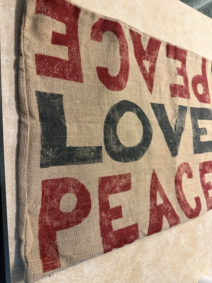 Funda de almohada Pottery Barn Arpillera 16" x 26" Navidad: Paz Amor Alegría Usada en Excelente Condición Foto 2 de 4