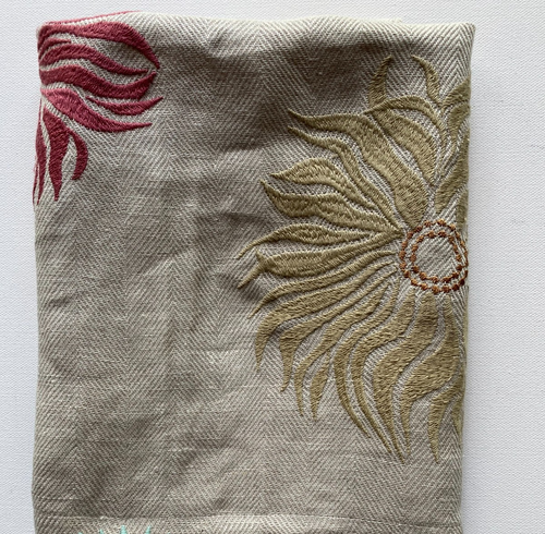 Gaston Y Daniela Designer Fabric Remnant 24"x24" - Picture 2 of 2