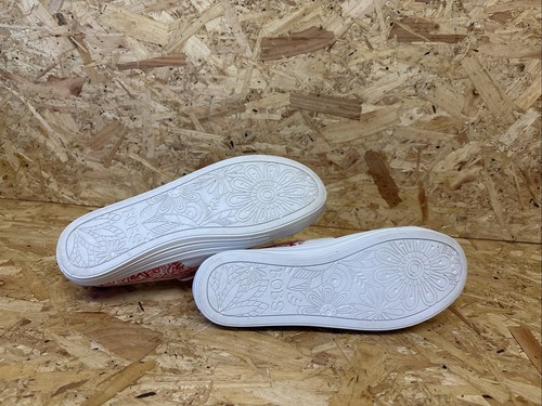 Entrenadores de lona Sketchers Bobs J Goldcrown talla 6 Reino Unido blanco rojo estampado de corazón en muy buena condición - Imagen 5 de 8