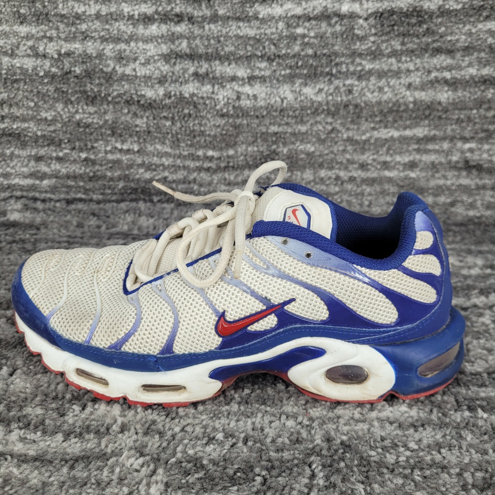 nike air max plus red white blue