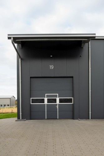 Lagerhalle mit Hochregallager / Gewerbehalle - Bild 2 von 7