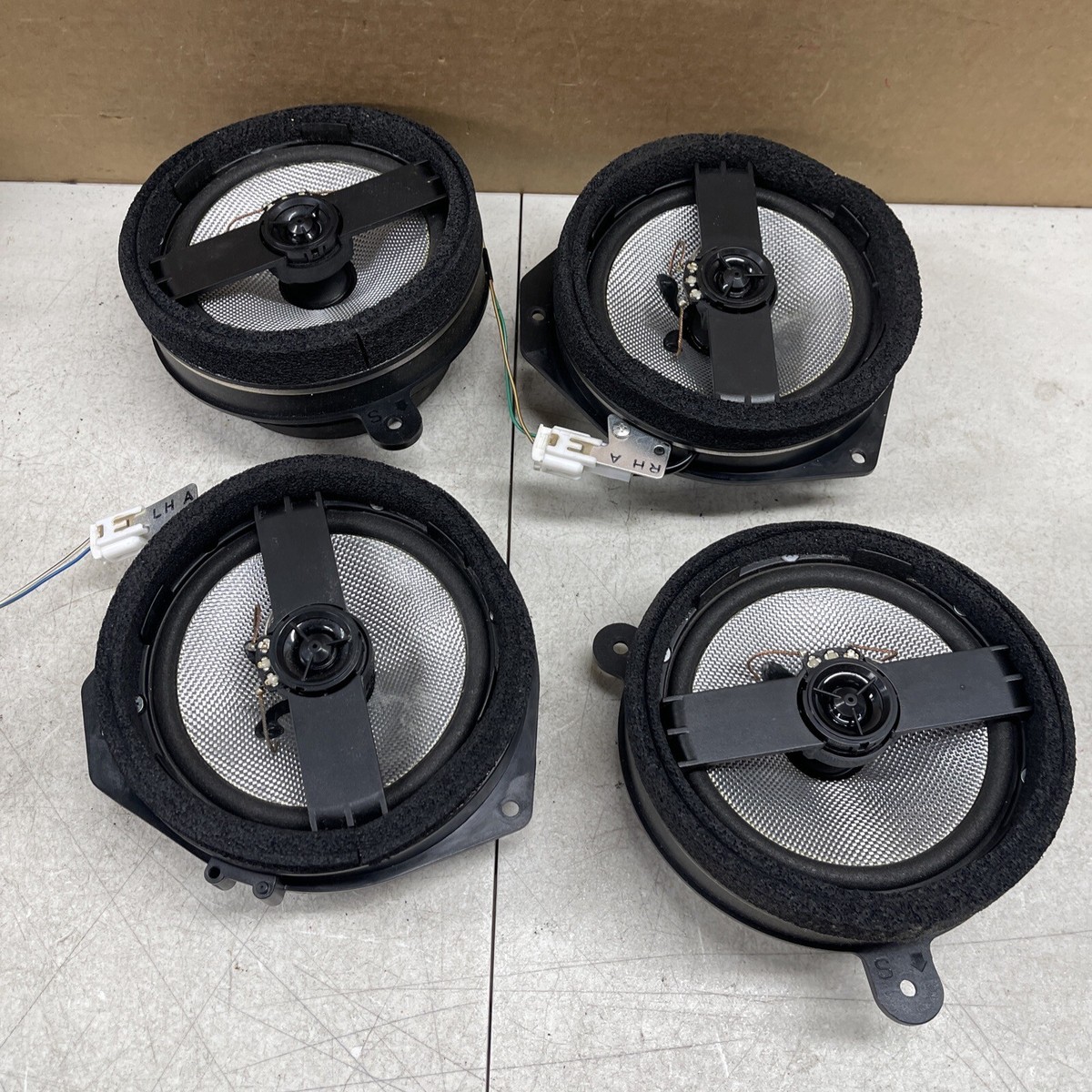 2008 2009 2010 2011 Subaru Impreza Front & Rear Door Speaker Set