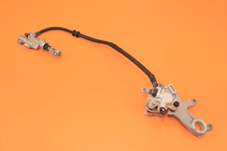 2009 05-16 CRF450R CRF450 задняя тормозная система суппорт кронштейн главный цилиндр шланг - Изображение 2 из 4