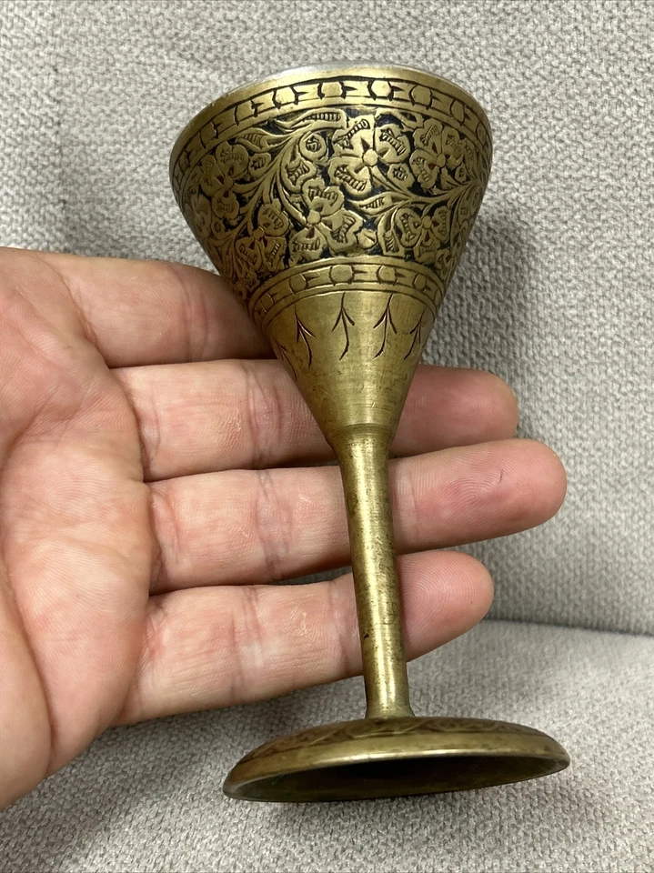 Jarrón antiguo de latón grabado a mano taza islámica mermelada de whisky raro de colección Foto 3 de 4