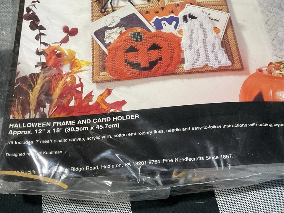 Kit de lona de plástico Bucilla 6193 marco de Halloween y tarjetero 12x18 otoño otoño Foto 2 de 4