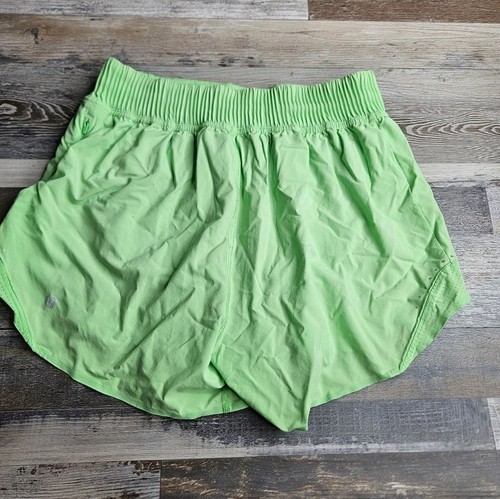 Lululemon Hotty Hot Shorts Size 6 High-Rise Special Edition Scream Green Light - Picture 9 of 9