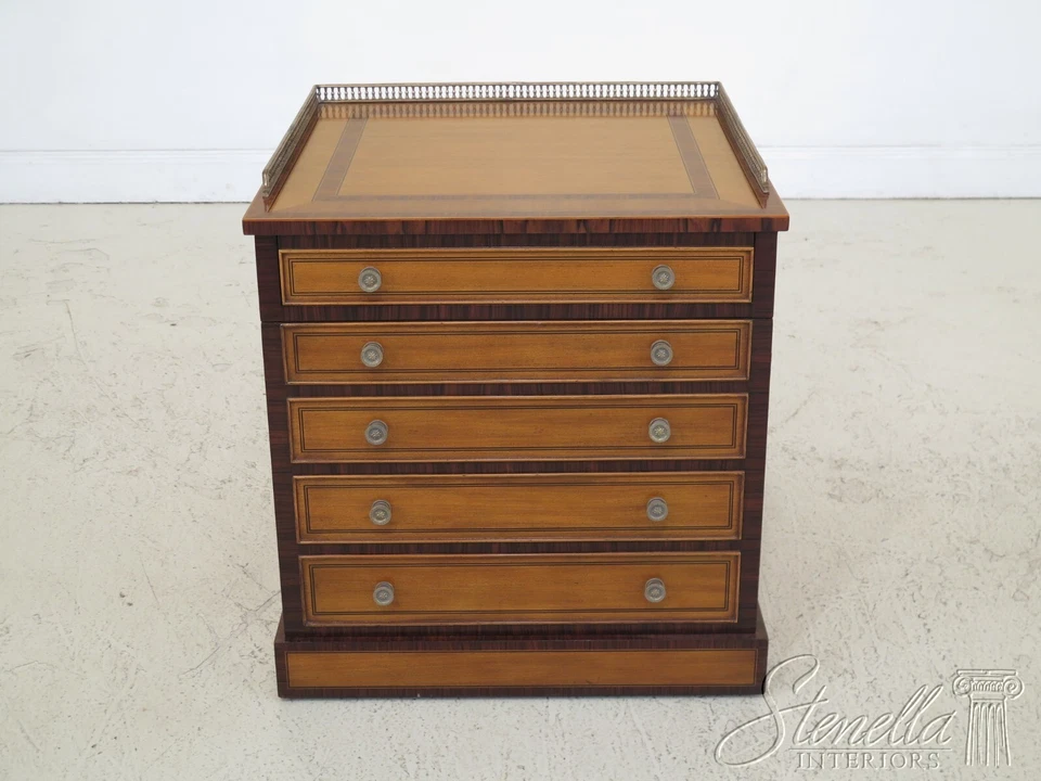 L46532EC: gabinete ocasional con incrustaciones de madera satinada Maitland Smith Foto 2 de 4