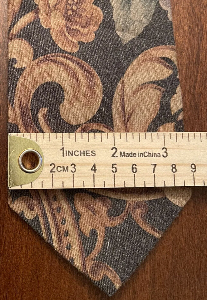 Gravata masculina de tecido importado floral estrutura feita nos EUA - Imagem 4 de 4