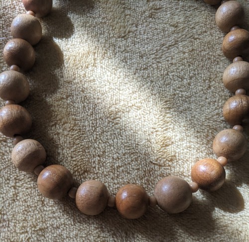 Beads Wooden Rear Fastening Lightweight Unisex Length 16.5"/42 cm - Picture 2 of 4