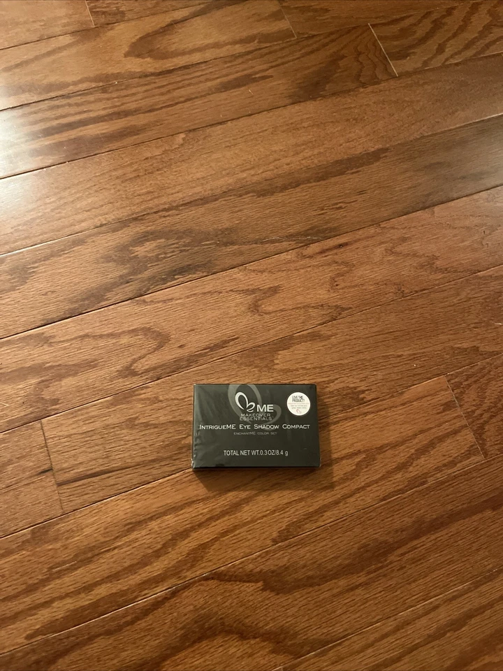 ME Makeover Essentials IntrigueME  Eye Shadow Compact EnchantME Color Set - Image 4 of 4