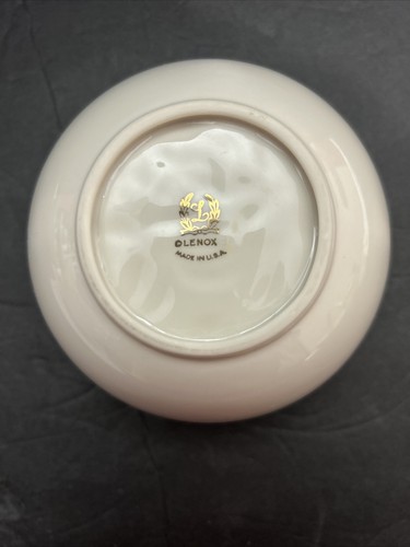 Lenox Fine China Pierced Heart and Embossed Rose Bowl Ivory Color With Gold Trim - Picture 7 of 7