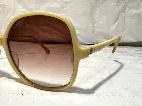 Vtg Oversized Butterfly Colors in Optics Sanford Hutton 14 IY Plastic Sunglasses - Picture 2 of 10