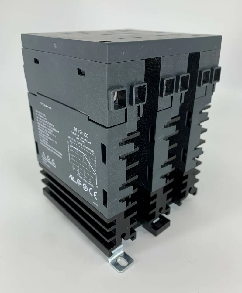 Relé de estado sólido de montaje en riel Din trifásico Red Lion RYL70100 de 25 amperios Foto 3 de 4