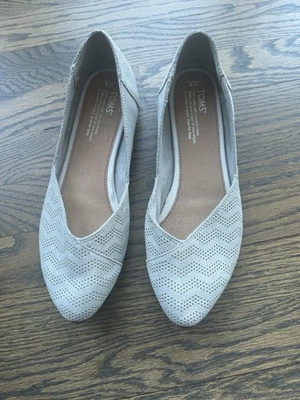 Toms Women's Perforated Suede Cushioned Flat Taupe Grey Size US 9 - Image 1 of 4