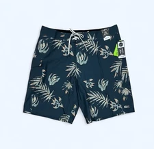 Salty Crew Men’s Stringer Utility Board Short Size 34 Leaf Print