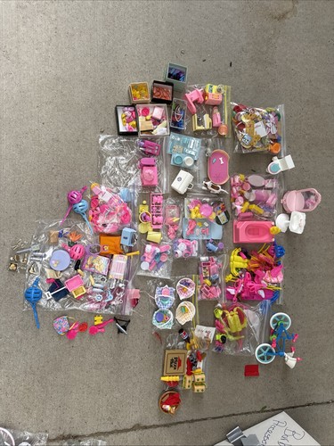 Vintage barbie accessories lot Unsorted
