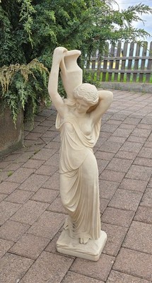 klassizistische Gartenskulptur Kore mit Amphore
