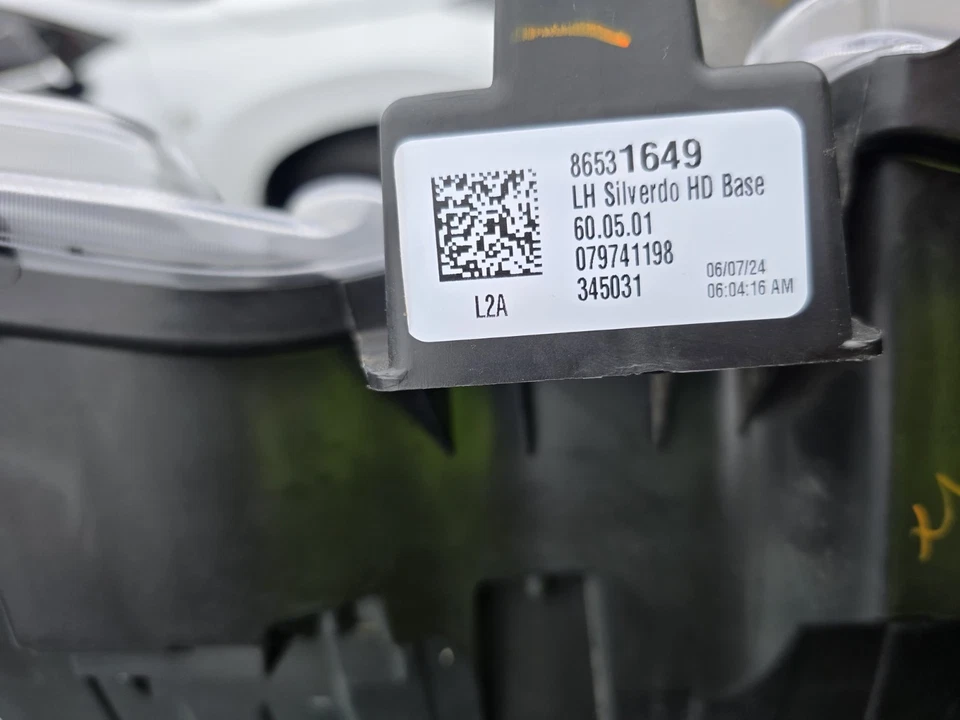 OEM Right Passenger Halogen Headlamp For Chevy Silverado 2500HD 3500HD 86531650 - Image 2 of 3